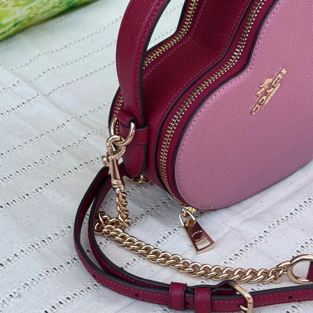 Coach RARE color block pink red HEART crossbody bag. NEW WITHOUT TAGS - Picture 5 of 16